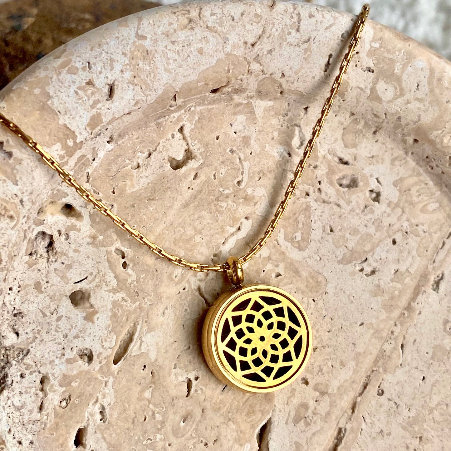 Lotus Aroma Necklace
